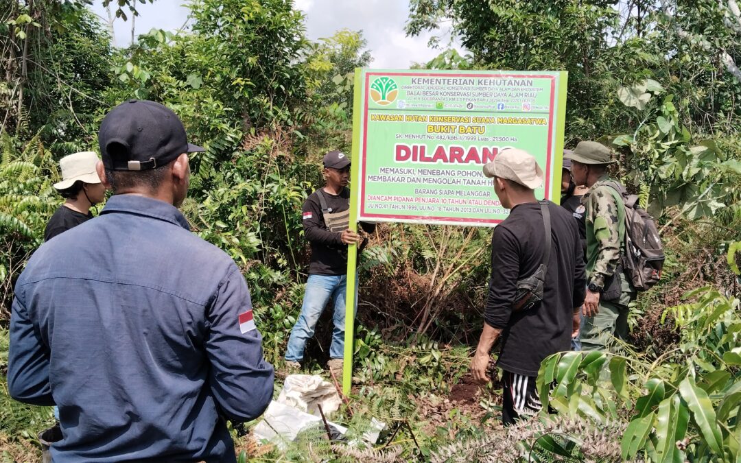 PEMASANGAN PLANG LARANGAN OLEH KEMENTERIAN KEHUTANAN